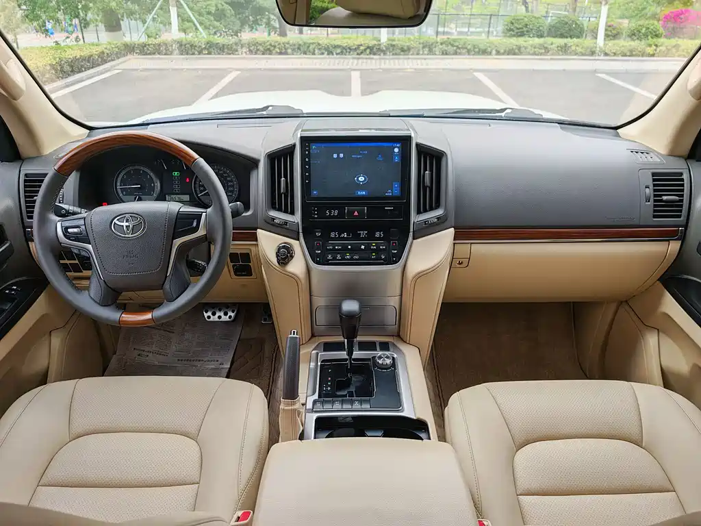 Toyota Land Cruiser 2017 — фото 15