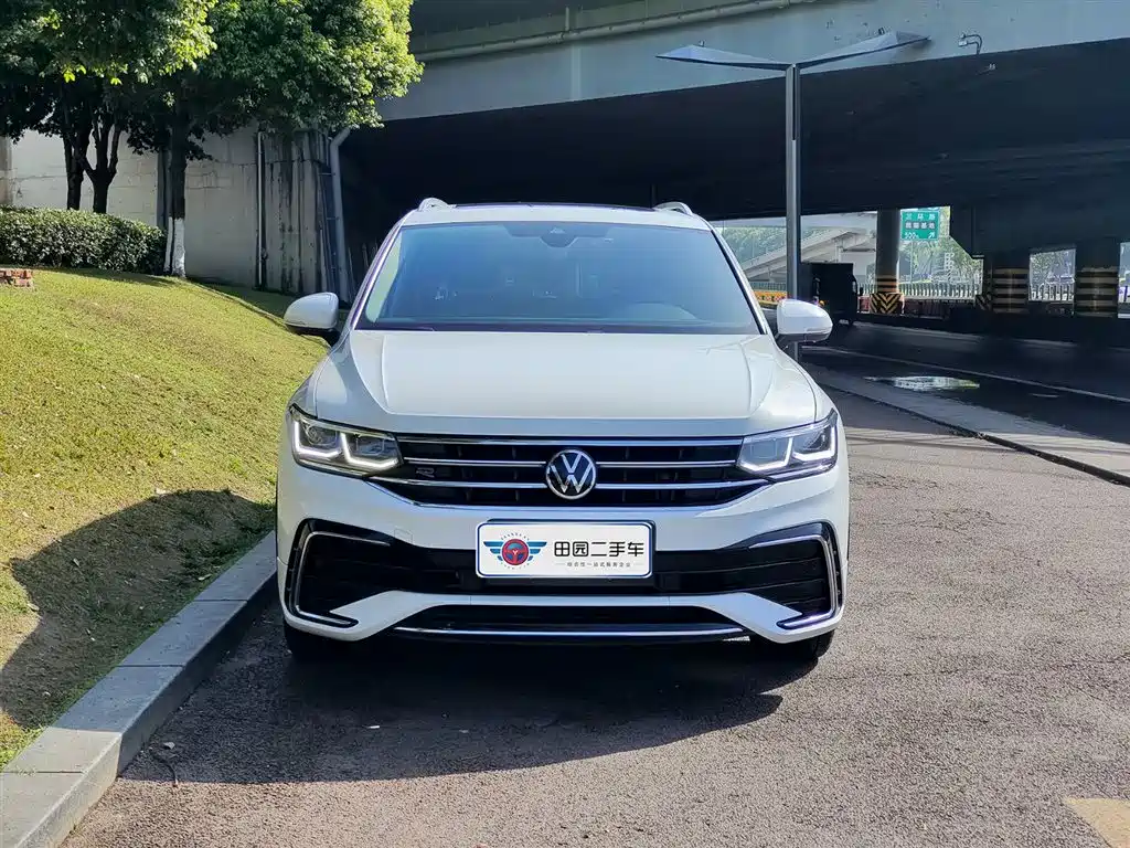 Volkswagen Tiguan L 2023 — фото 2
