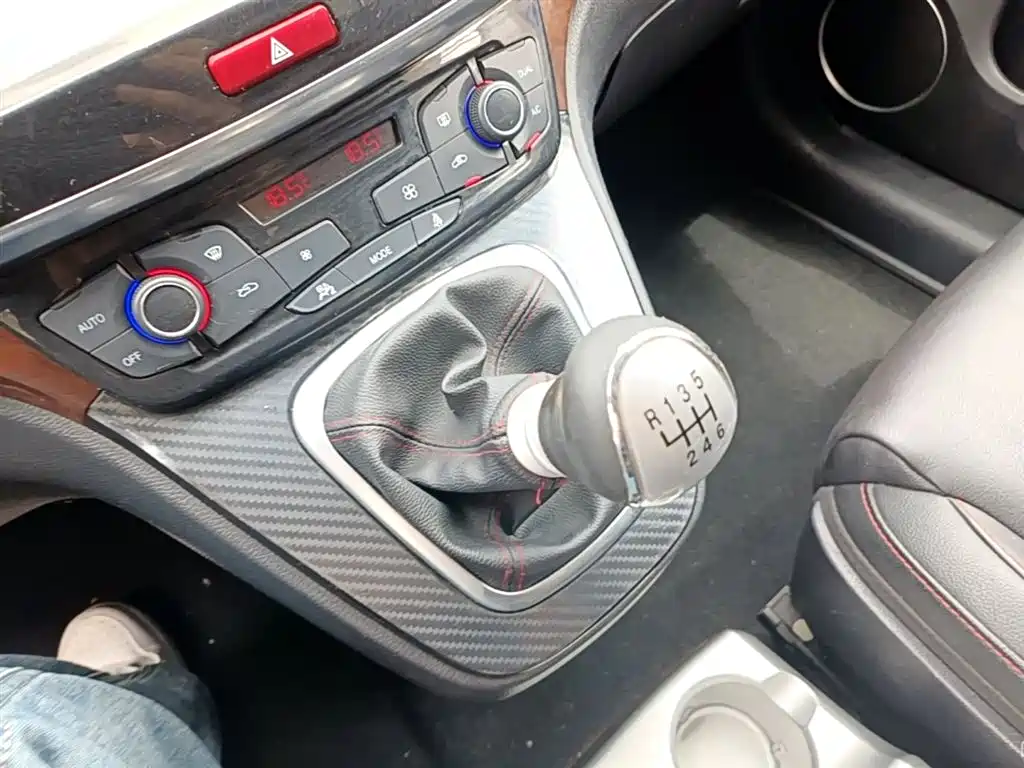 Haval H6 2015 — фото 14