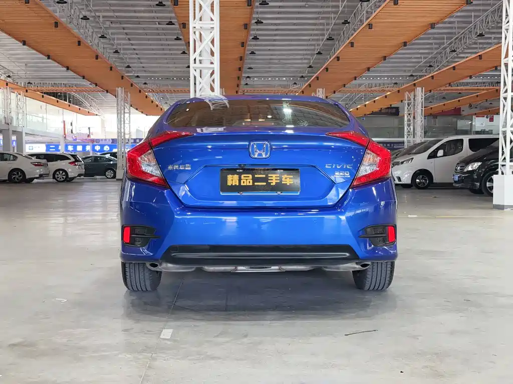 Honda Civic 2019 — фото 10