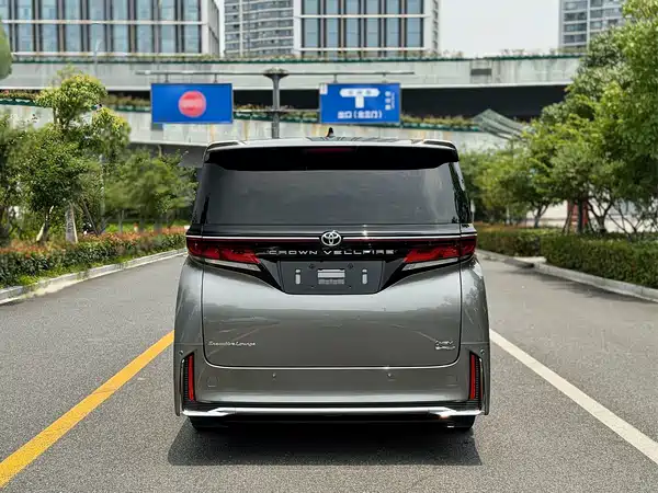 Toyota Vellfire 2024