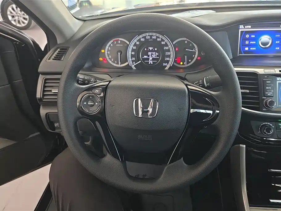 Honda Accord 2016 — фото 15