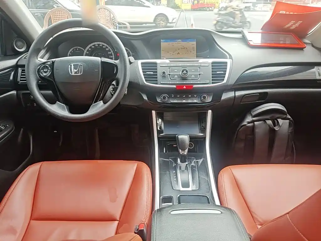 Honda Accord 2016 — фото 10