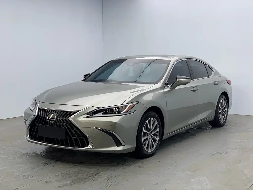 Lexus ES 2022 — фото 1
