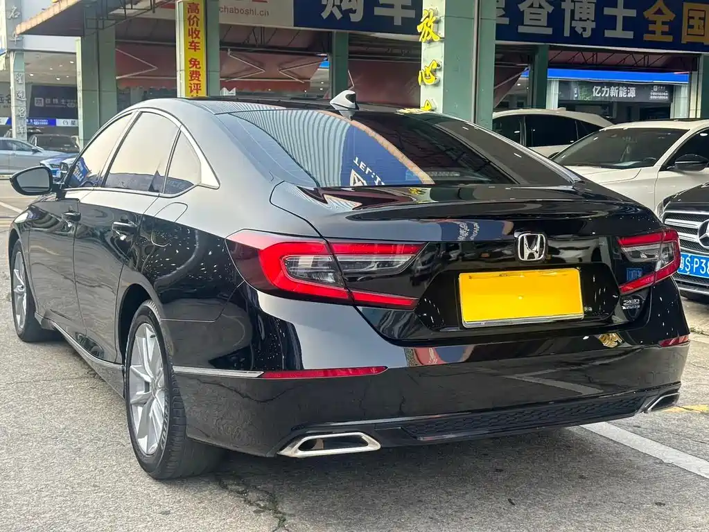 Honda Accord 2023 — фото 17