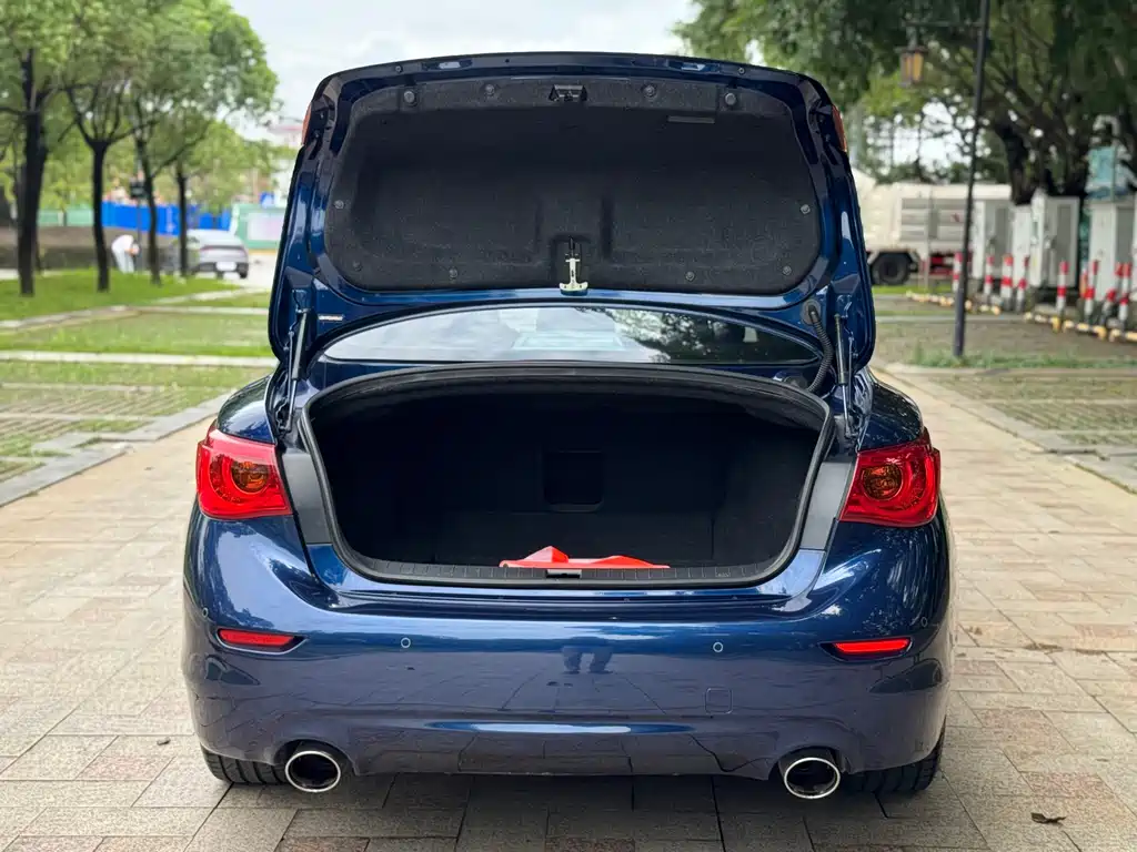 Infiniti Q50L 2017 — фото 22
