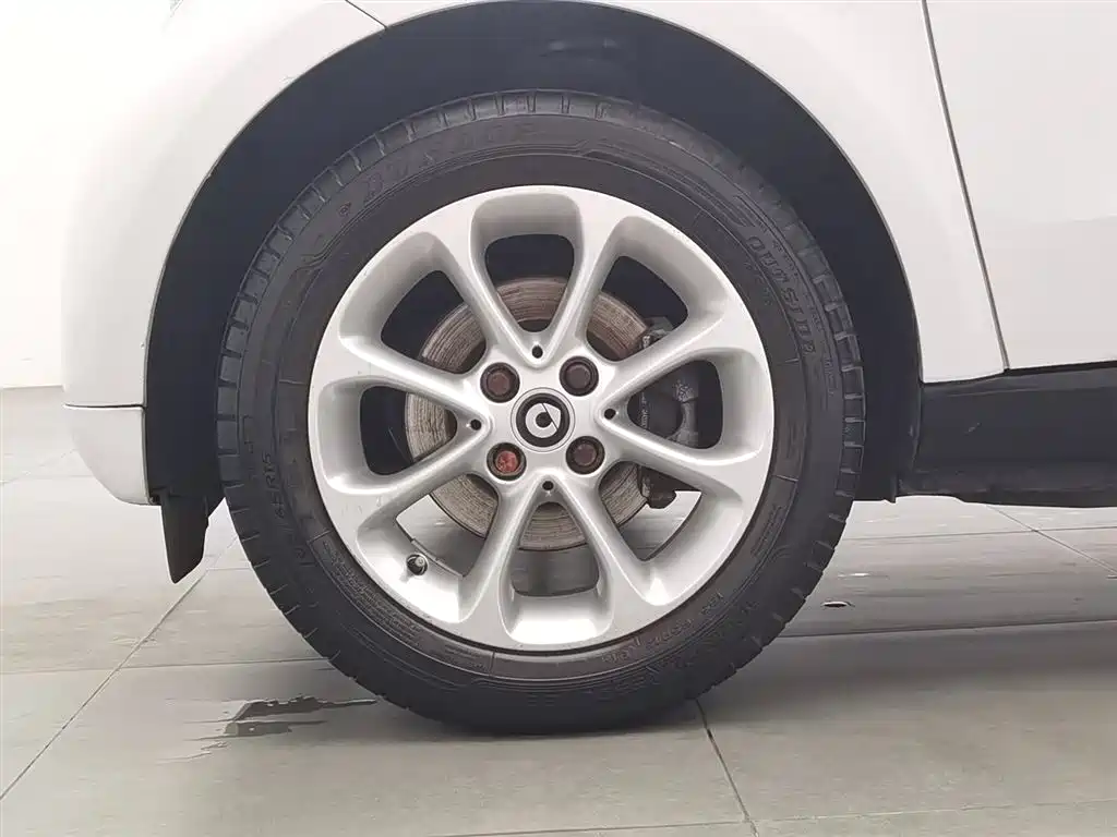 smart Fortwo 2018 — фото 17