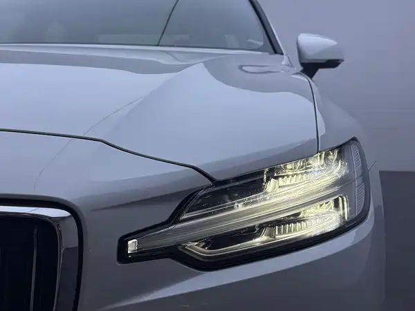 Volvo S60 2023