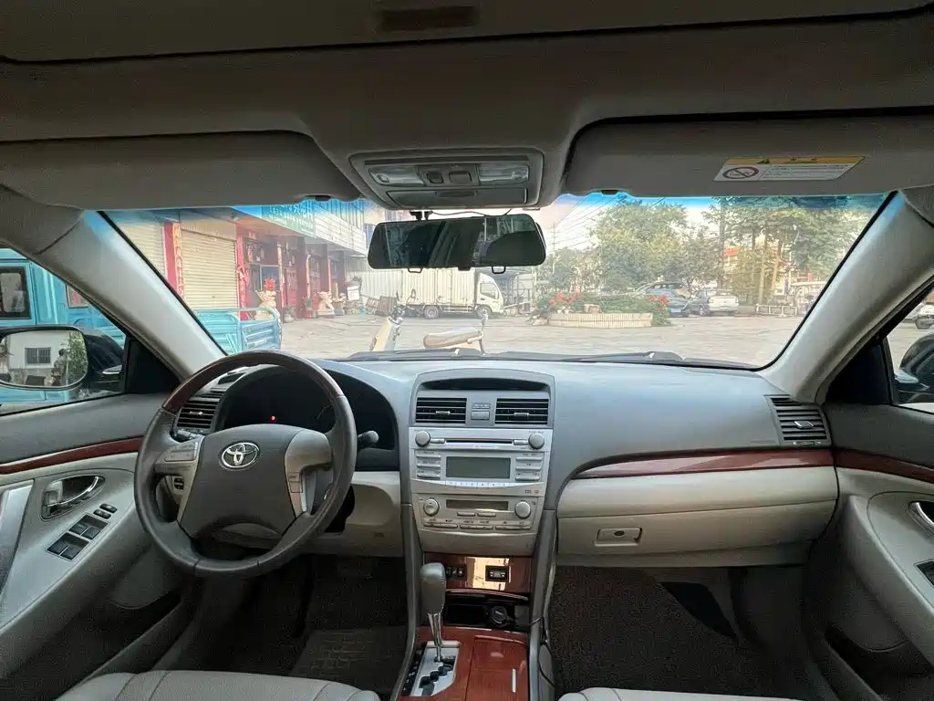 Toyota Camry 2016 — фото 13