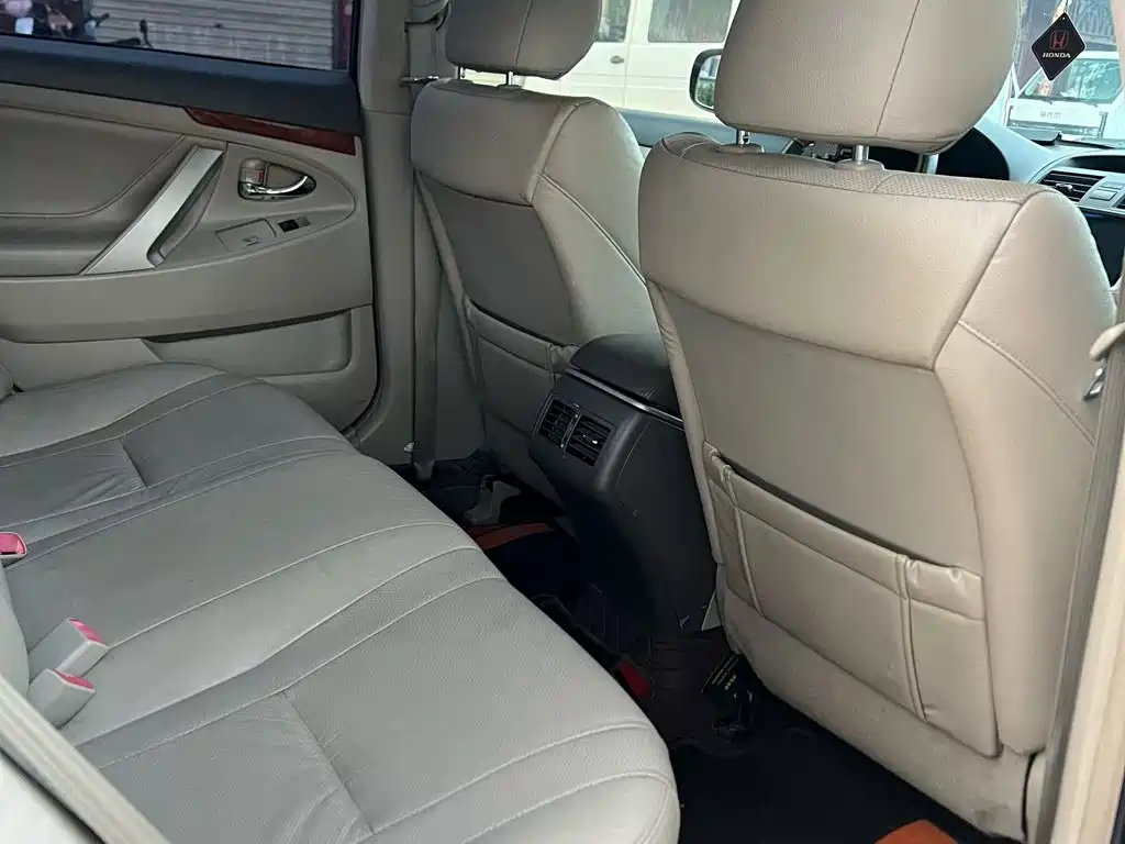 Toyota Camry 2016 — фото 14
