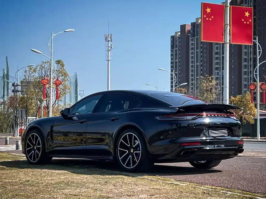 Porsche Panamera 2018 — фото 9