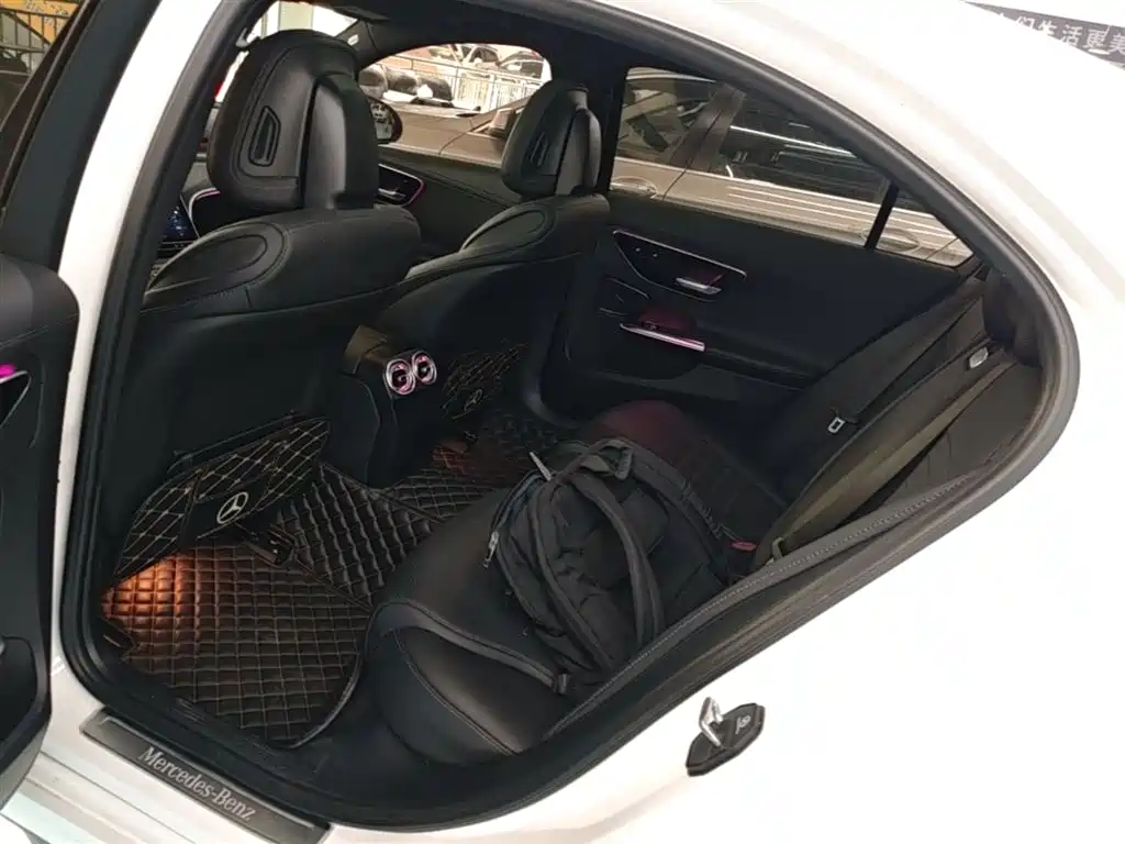 Mercedes-Benz C-Class 2023 — фото 17