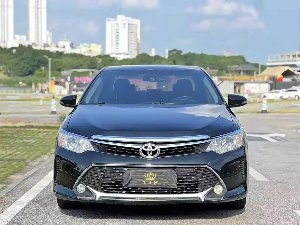 Toyota Camry 2016 — фото 2
