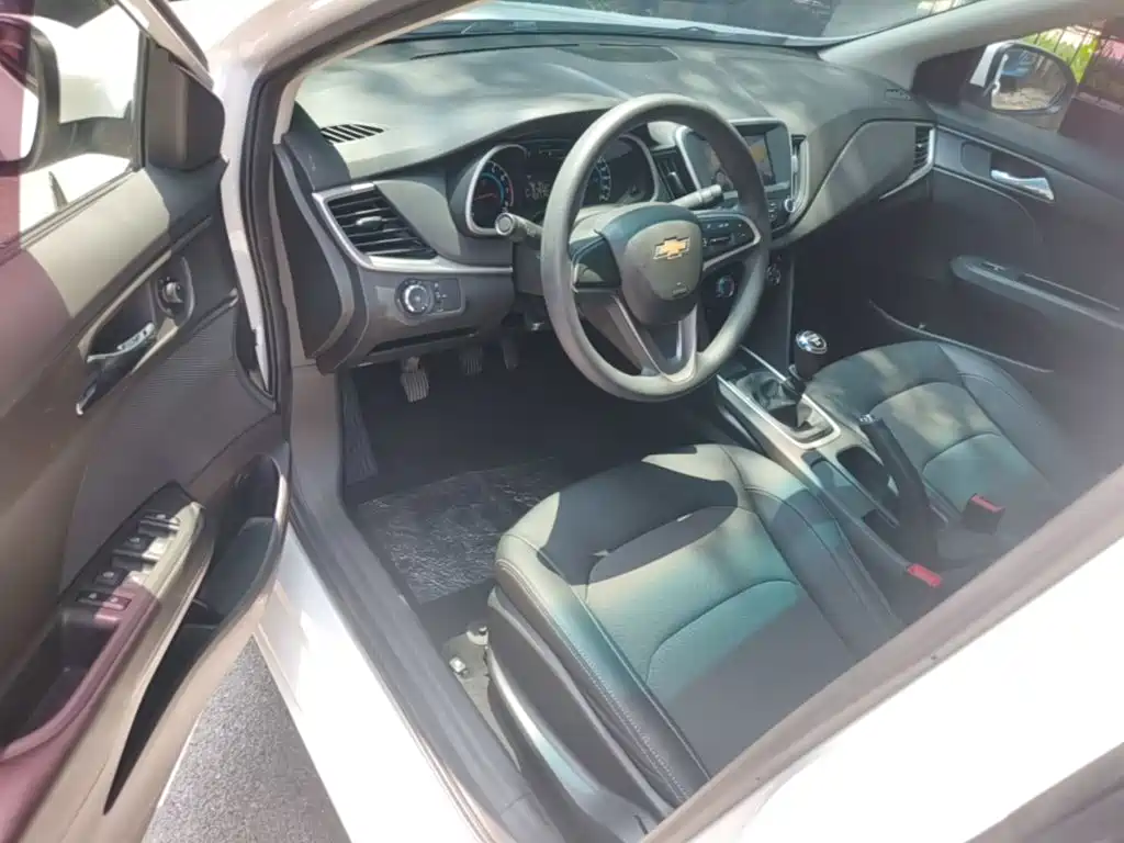 Chevrolet Cavalier 2018 — фото 16