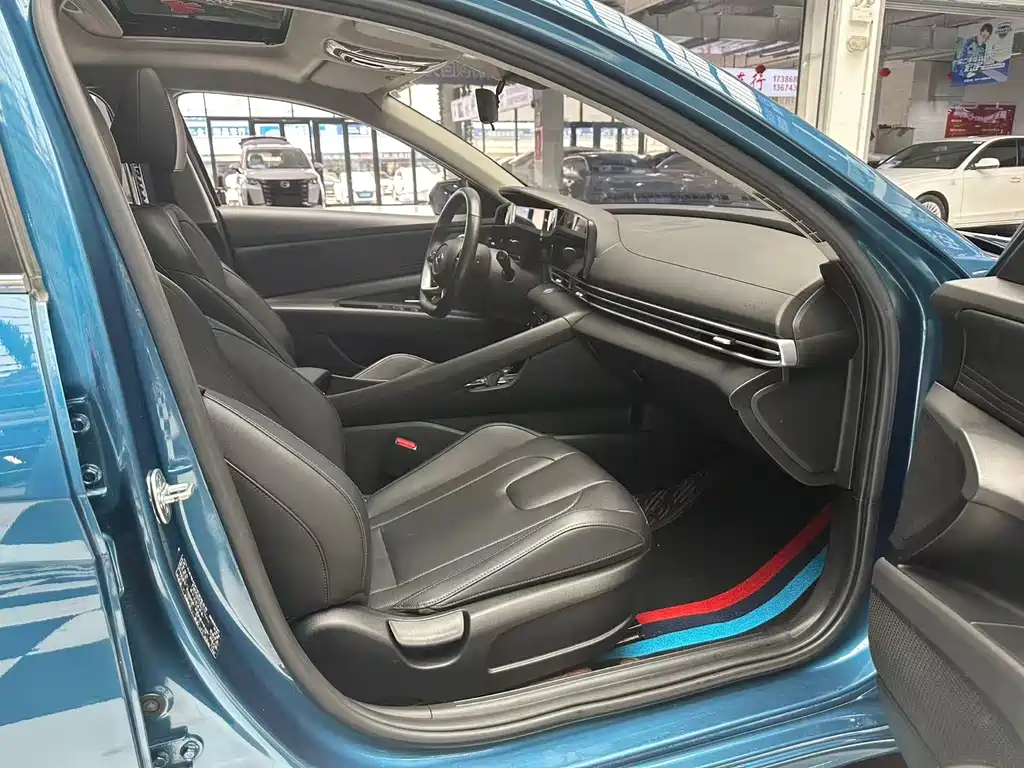 Hyundai Elantra 2022 — фото 20