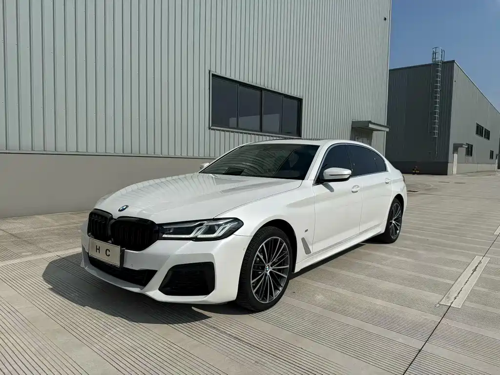 BMW 5 Series 2023 — фото 1