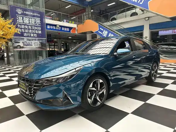 Hyundai Elantra 2022