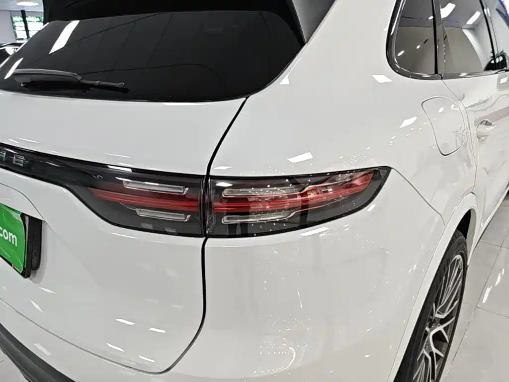 Porsche Cayenne Hybrid 2020 — фото 8