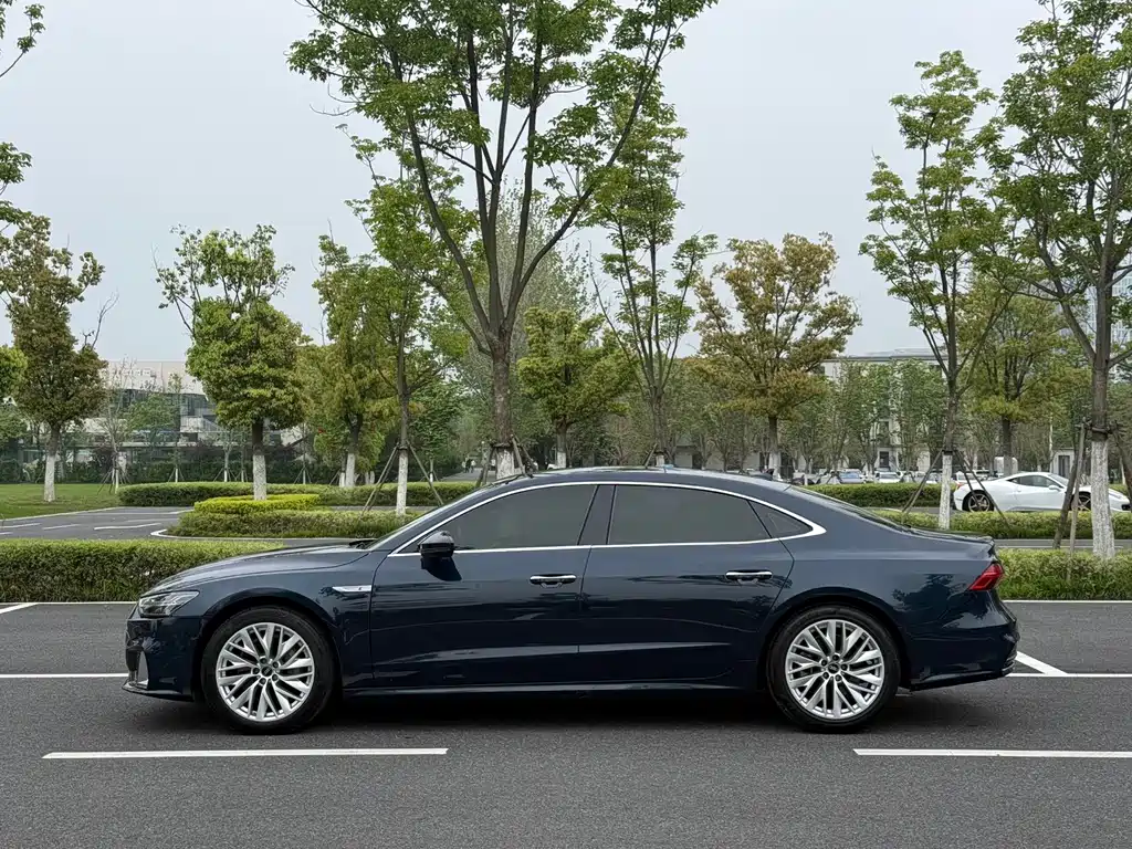 Audi A7L 2023 — фото 8