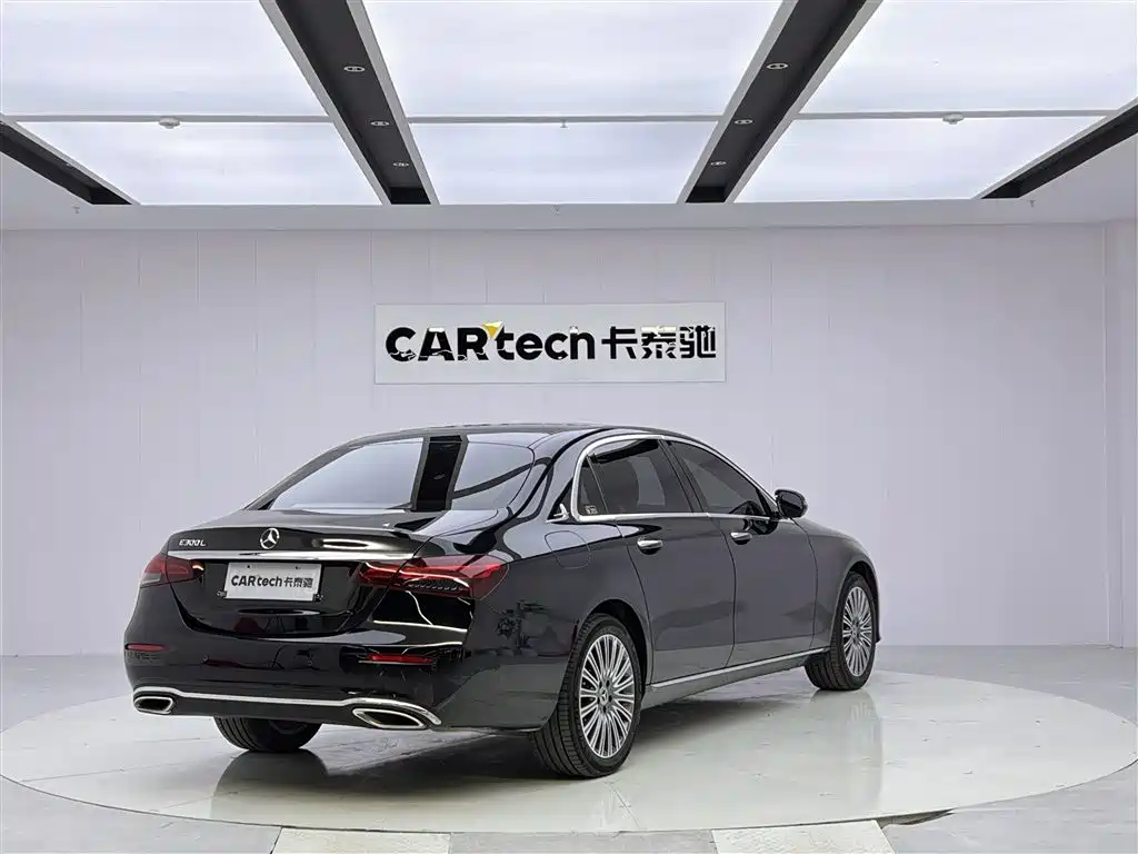 Mercedes-Benz E-Class 2023 — фото 6
