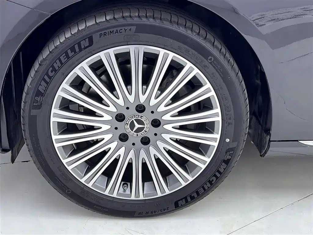 Mercedes-Benz E-Class 2023 — фото 12