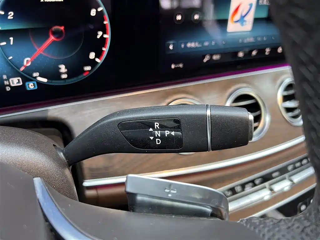 Mercedes-Benz E-Class 2023 — фото 25
