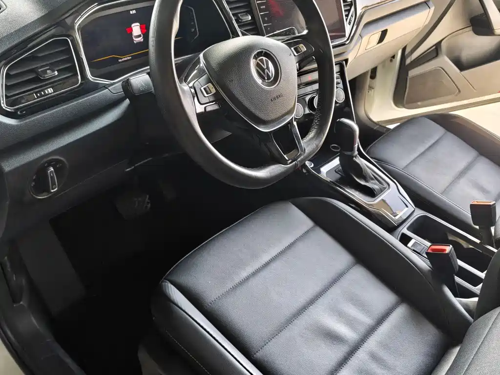 Volkswagen T-Roc 2023