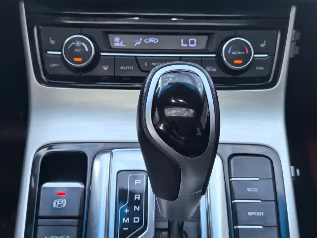 Geely Emgrand GL 2017 — фото 11