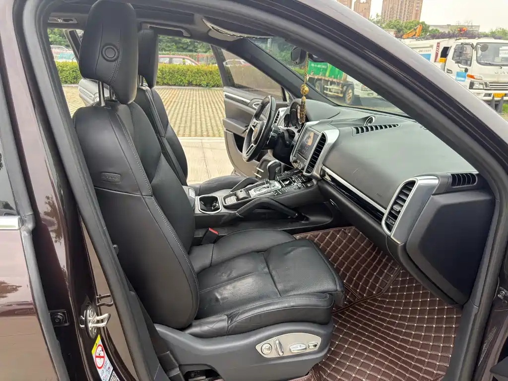 Porsche Cayenne 2017 — фото 13