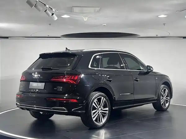 Audi Q5L 2020