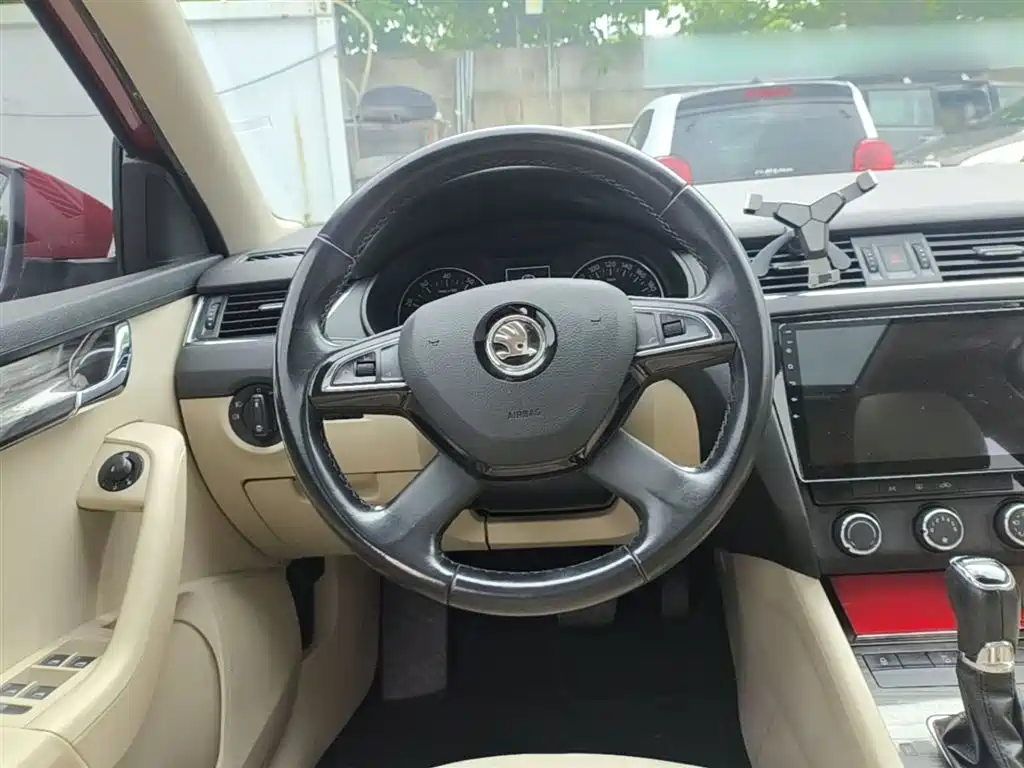 Skoda Octavia 2015 — фото 11