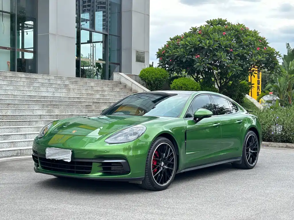 Porsche Panamera 2020 — фото 1