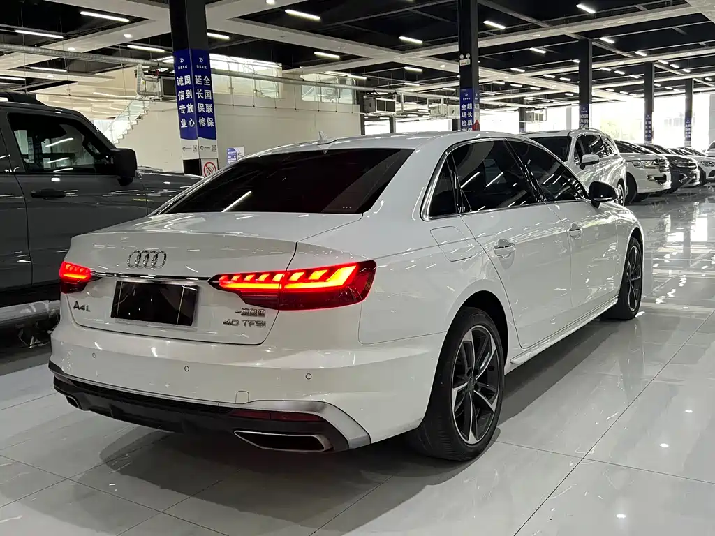 Audi A4L 2021 — фото 11