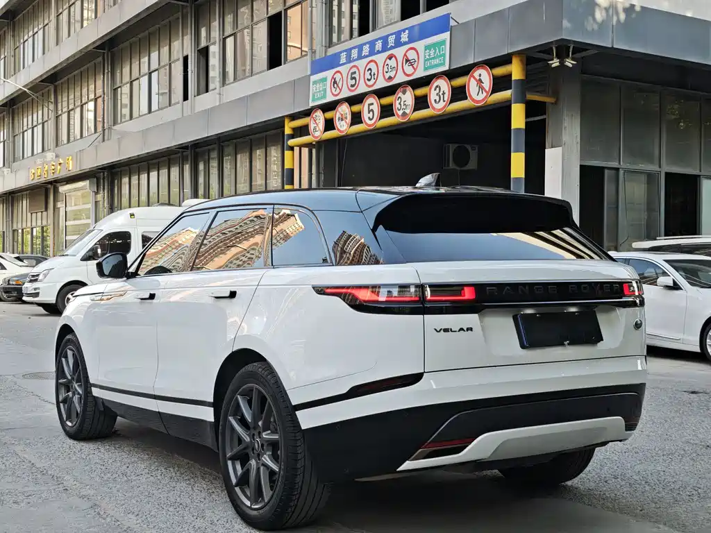 Land Rover Velar 2024 — фото 10