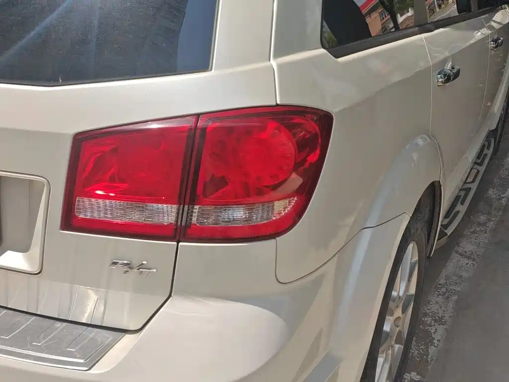 Dodge Journey 2014 — фото 11