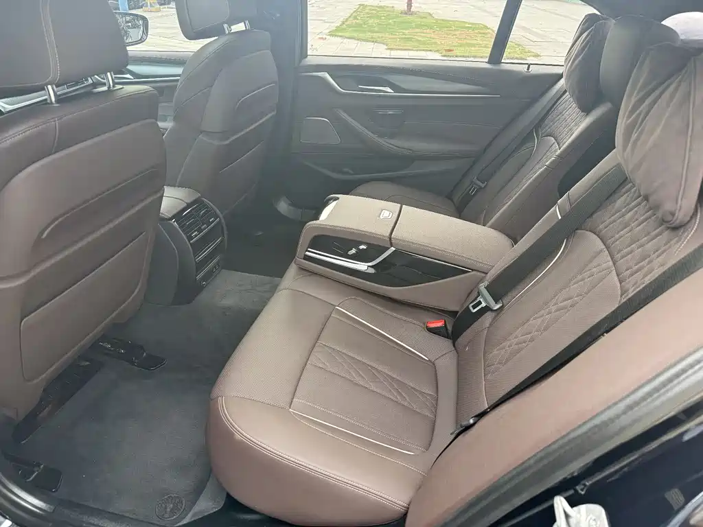 BMW 5 Series New Energy 2021 — фото 18