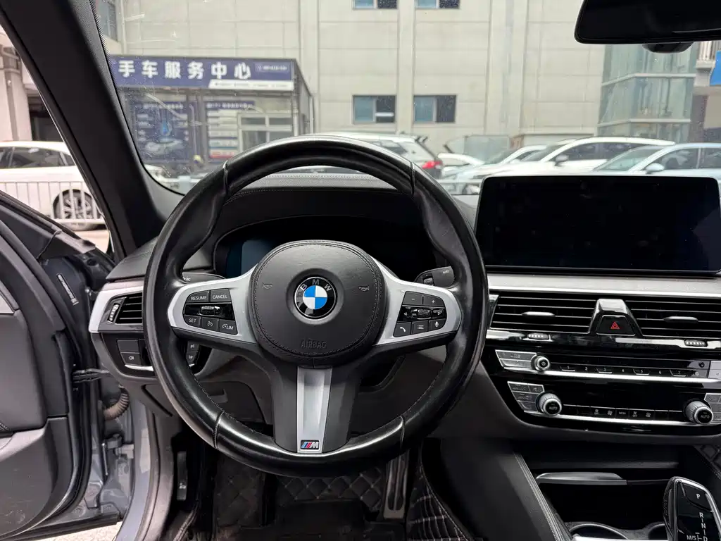 BMW 5 Series 2022 — фото 14
