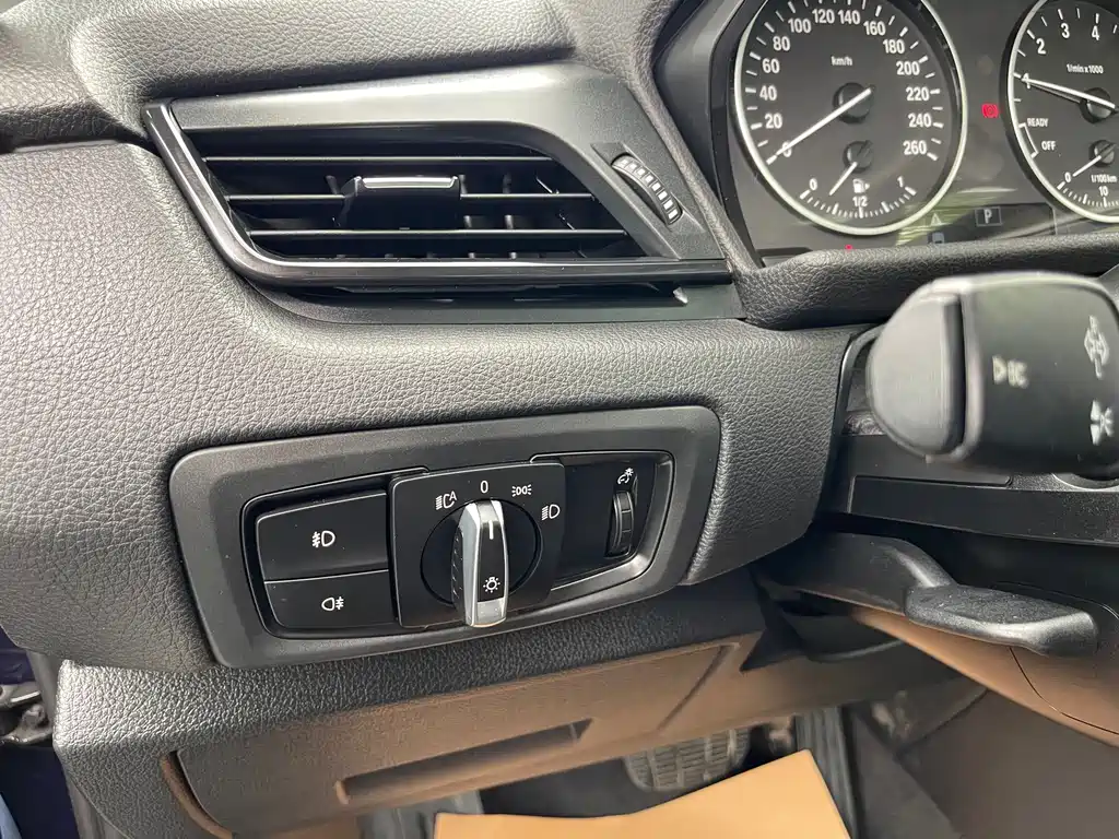 BMW 2 Series Active Tourer 2018 — фото 13