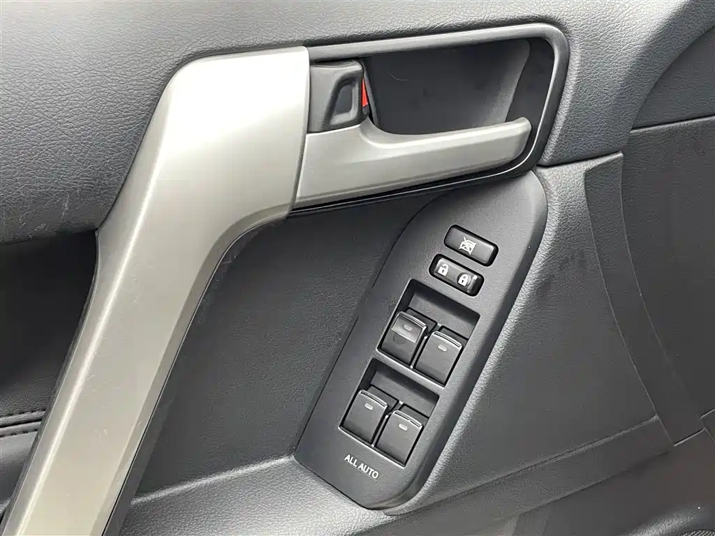 Toyota Prado 2020 — фото 10