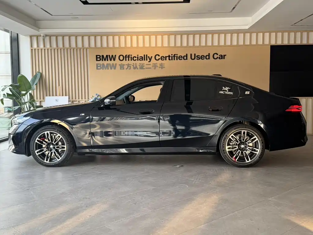 BMW 5 Series 2025
