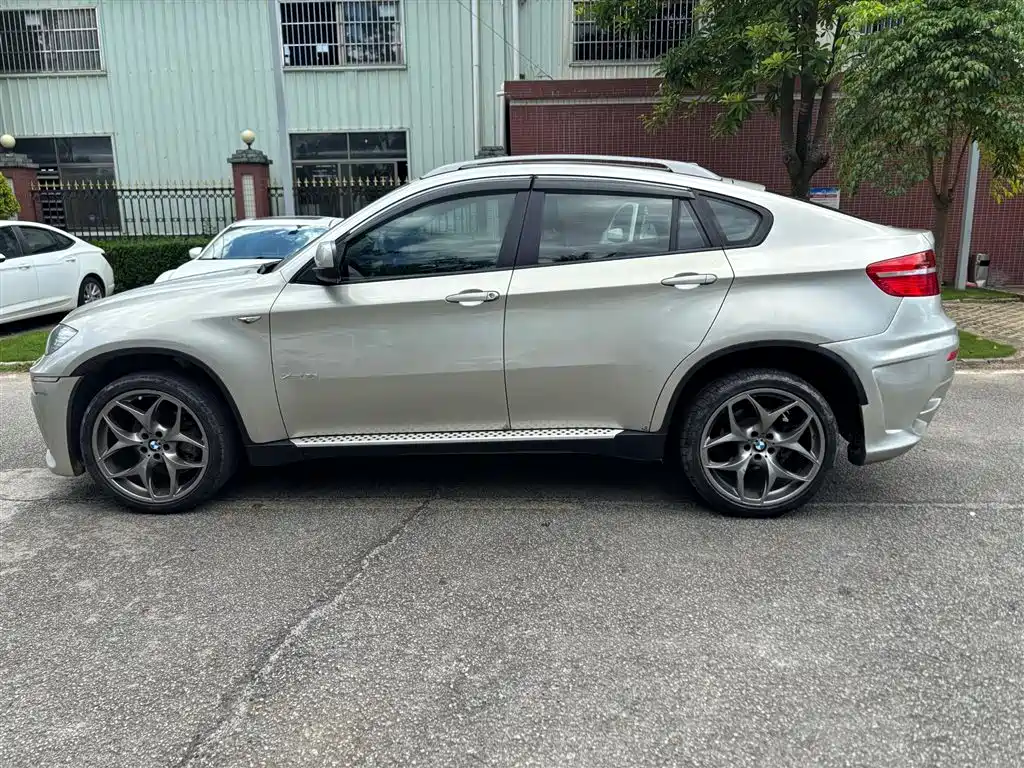 BMW X6 2011 — фото 9
