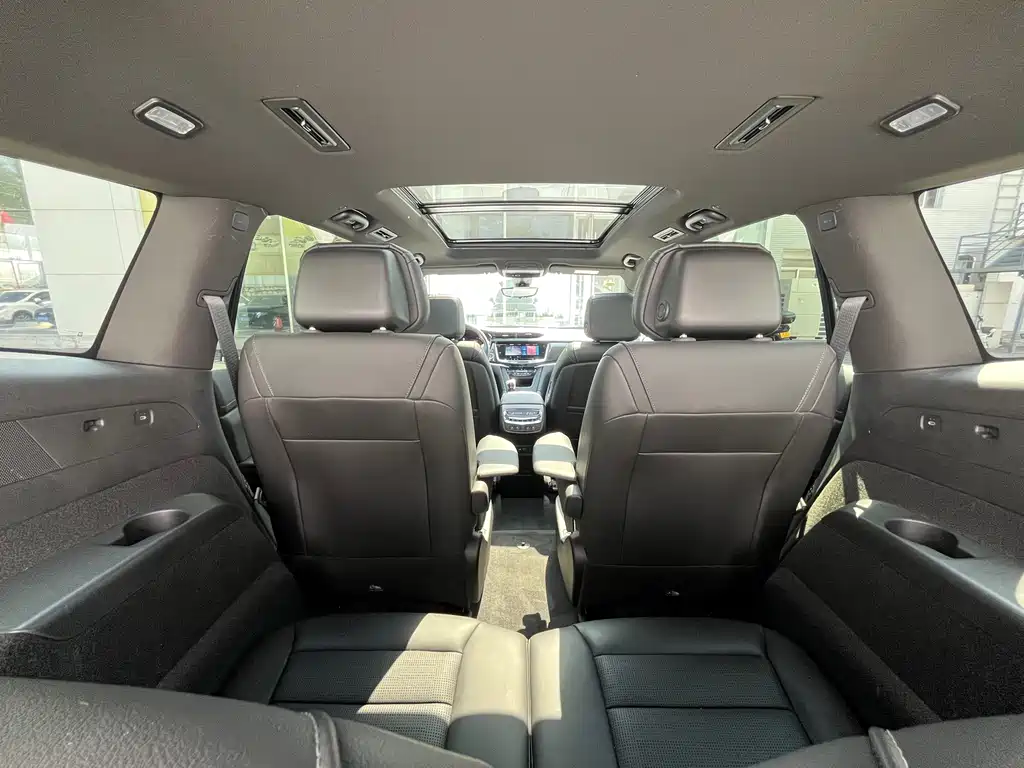 Cadillac XT6 2024 — фото 18