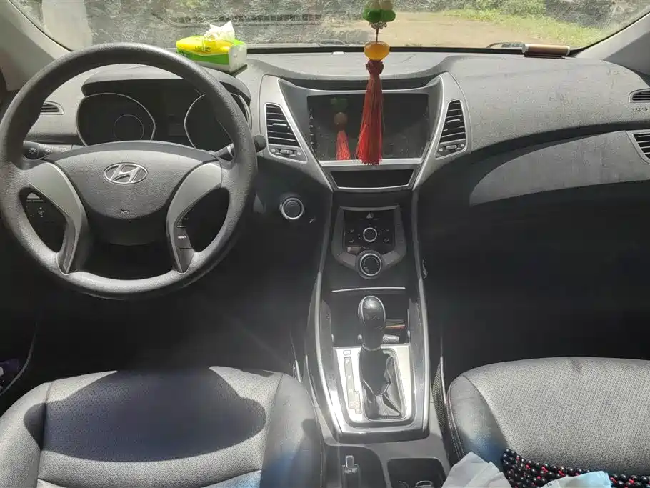 Hyundai Elantra Langdong 2015 — фото 12