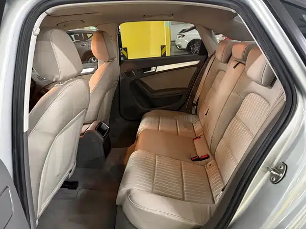 Audi A4L 2011