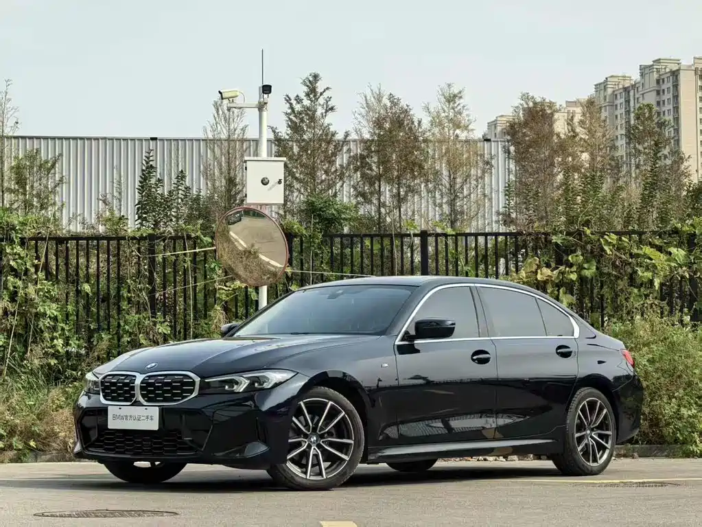 BMW 3 Series 2025 — фото 1