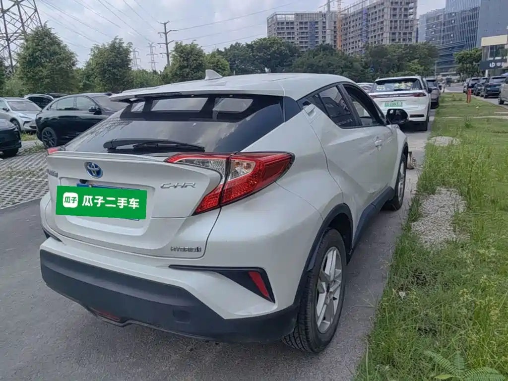Toyota C-HR 2023 — фото 7