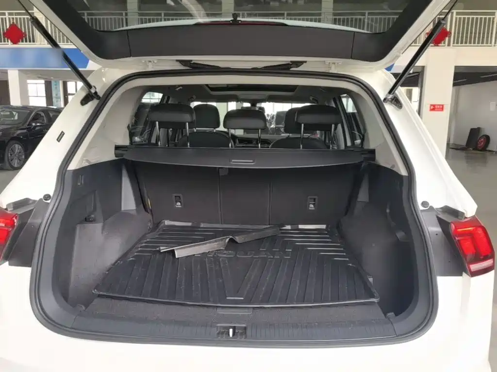 Volkswagen Tiguan L 2019 — фото 19