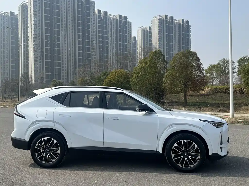GAC Motor Trumpchi GS4 2024 — фото 15