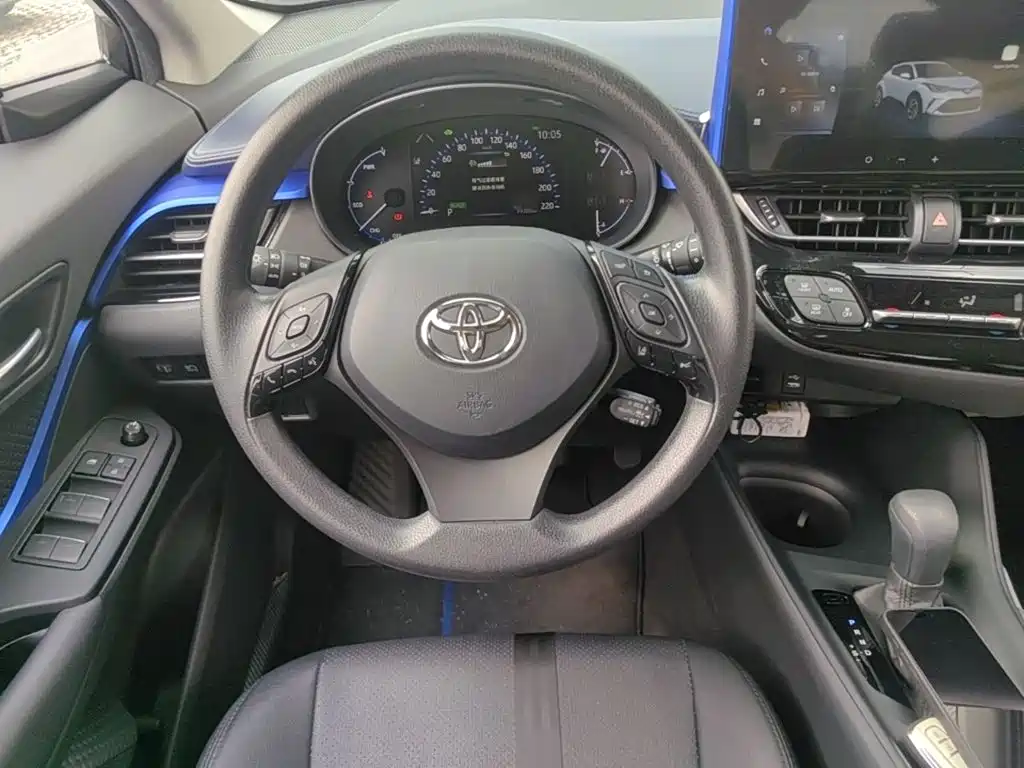 Toyota C-HR 2023 — фото 11