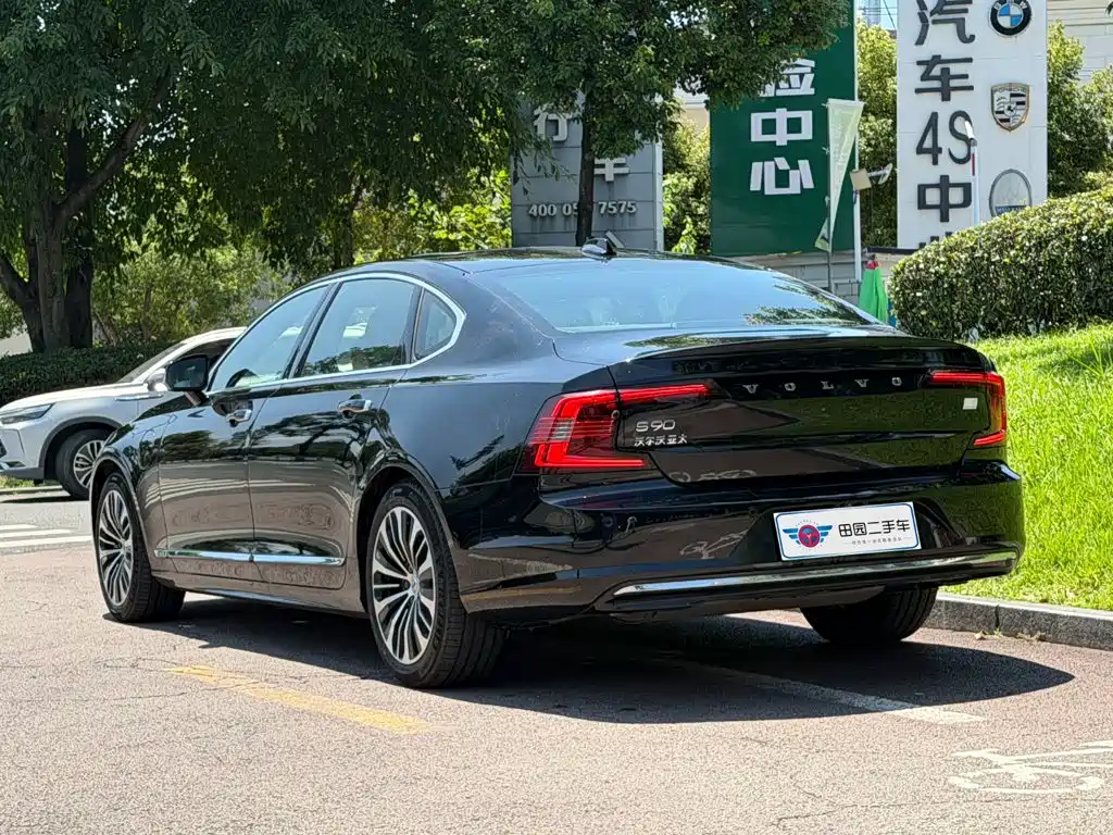 Volvo S90 Plug-In Hybrid 2023 — фото 4